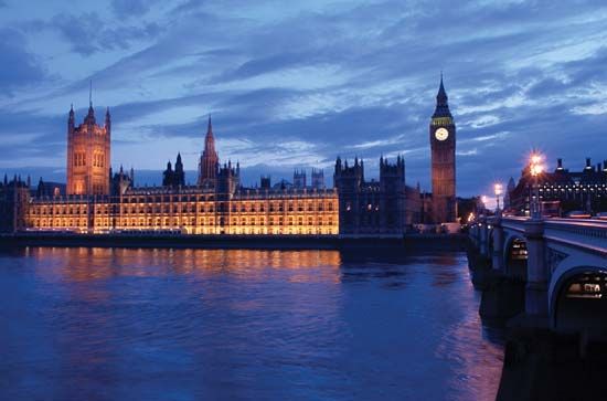 Mulher linda fazendo sexo forte depois da academia - London: Houses of Parliament and Big Ben